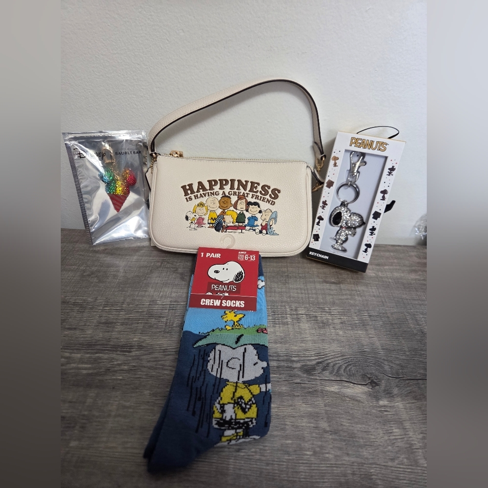 New COACH X Peanuts Notila 19 With Both Fob's N Socks
